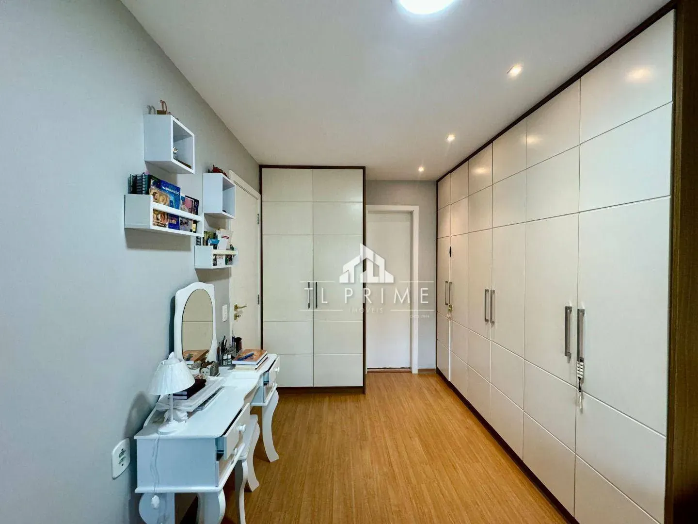 Apartamento mobiliado de 205 m² com 3 dormitórios e jardim — photo 21