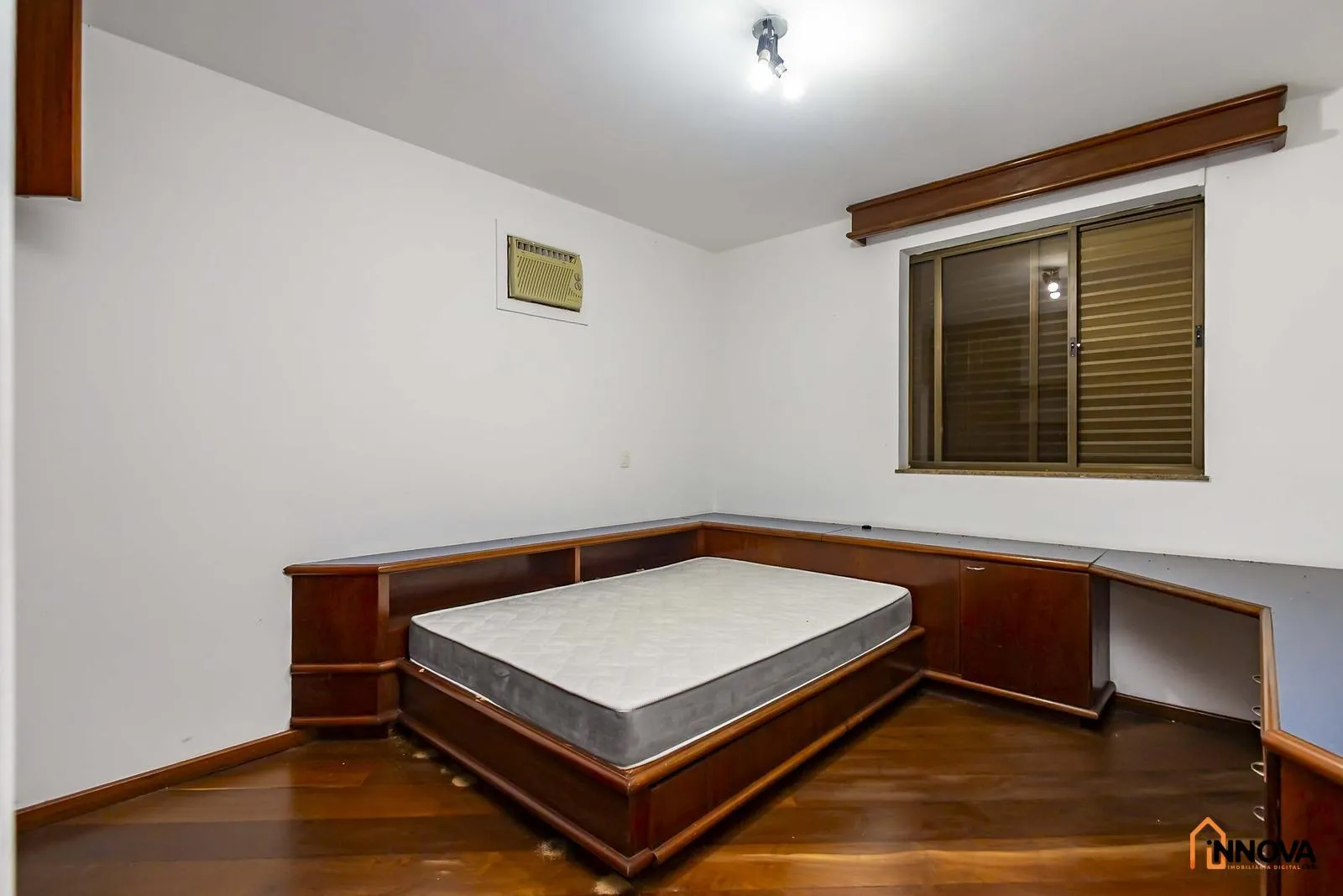 House with 5 bedrooms, 10 bathrooms, 5 parking spaces — photo 26
