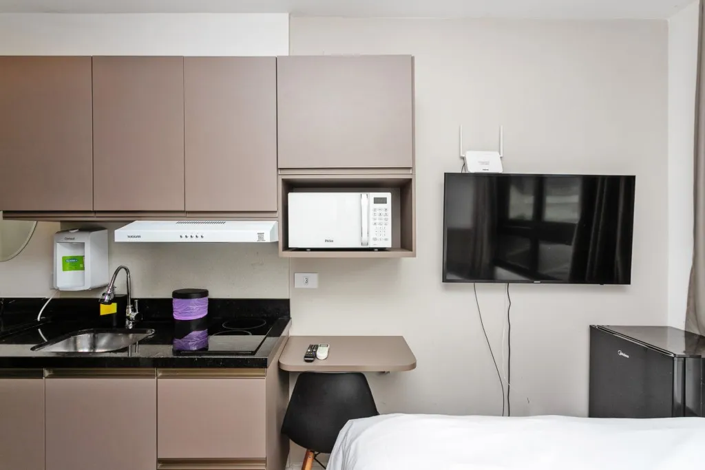 Apartamento mobiliado de 1 quarto com área de trabalho — photo 9