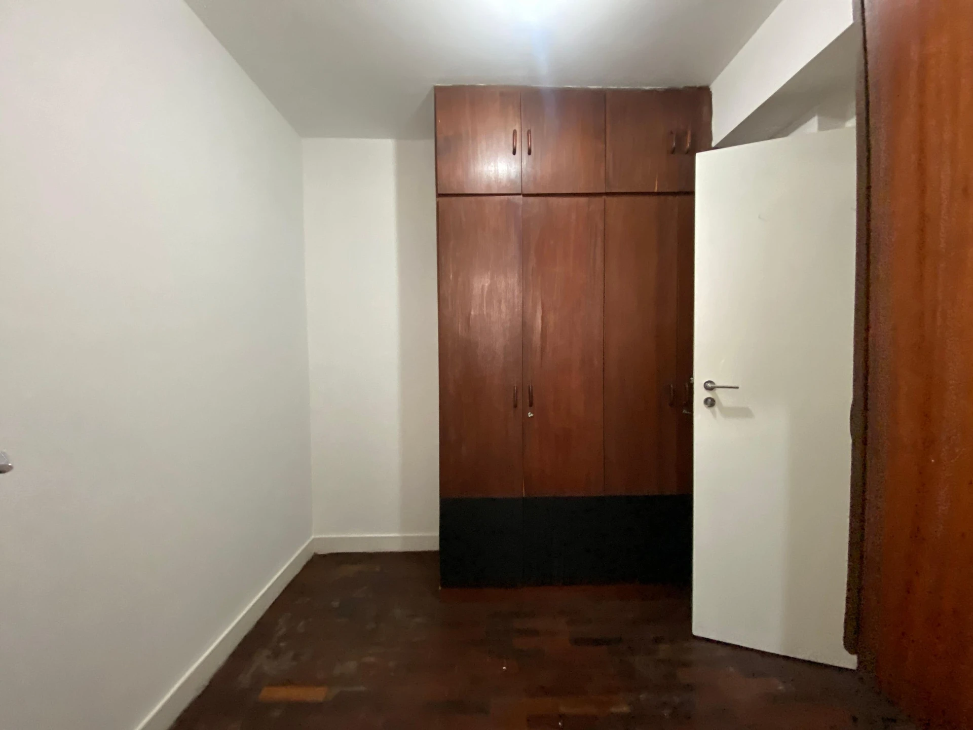 2-bedroom apartment in a building with a sauna — photo 32