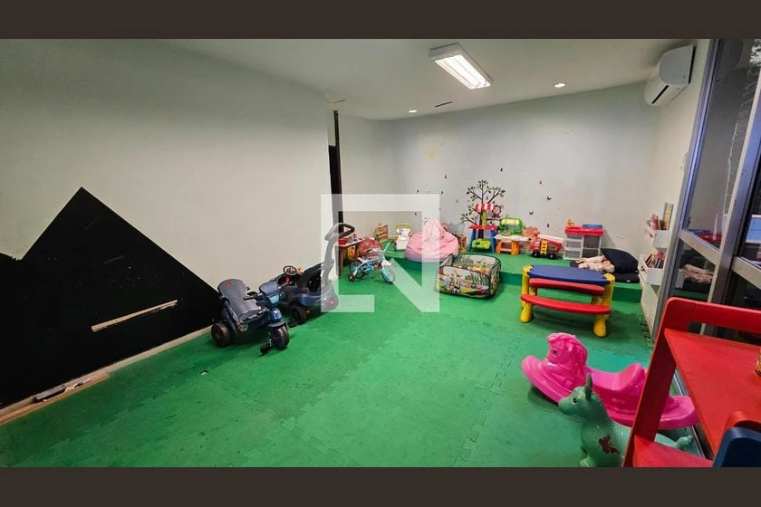 4-bedroom rental apartment with 180 m² of space — photo 12