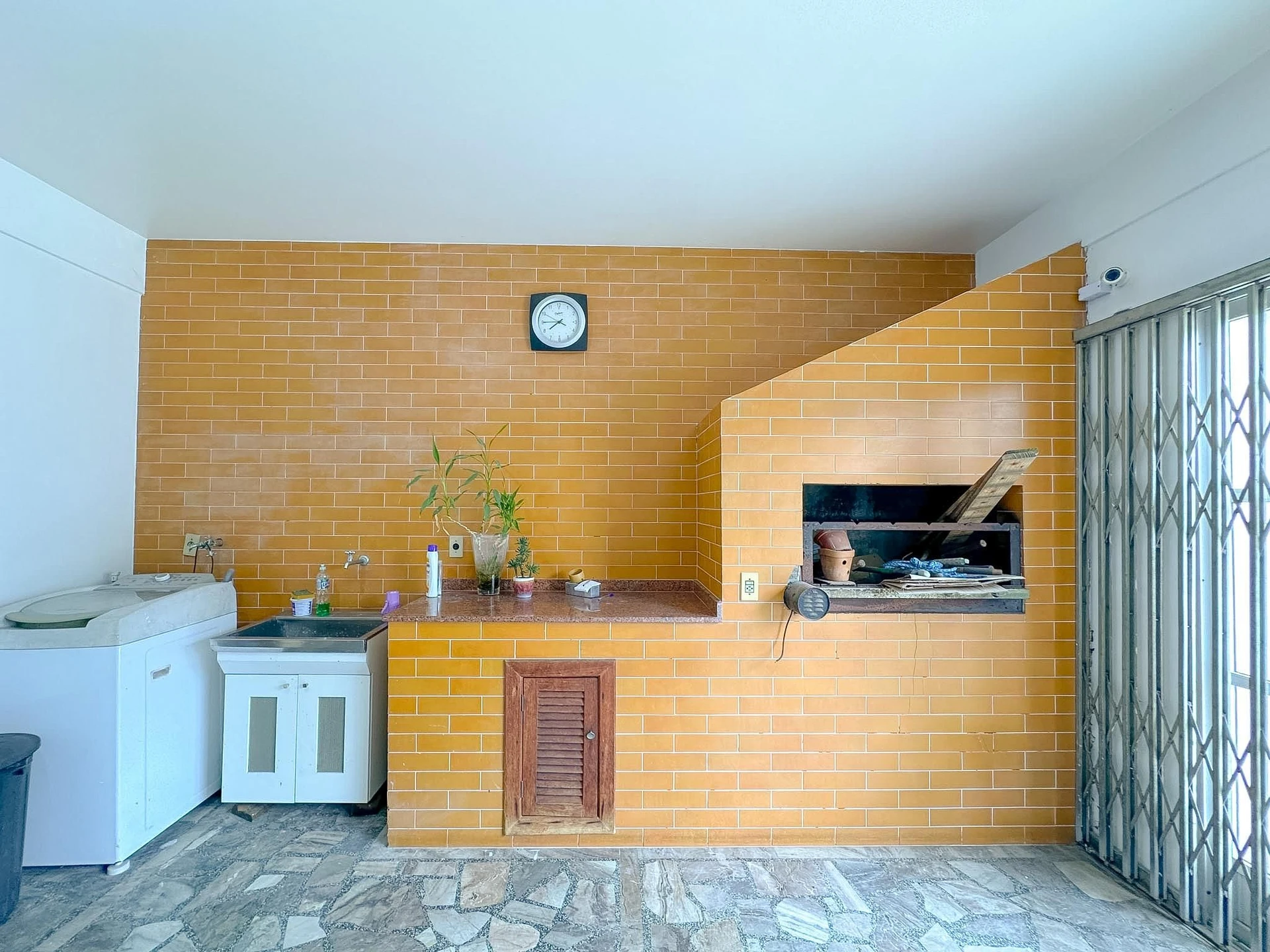 Furnished house, 250 m², with a bathtub — photo 31