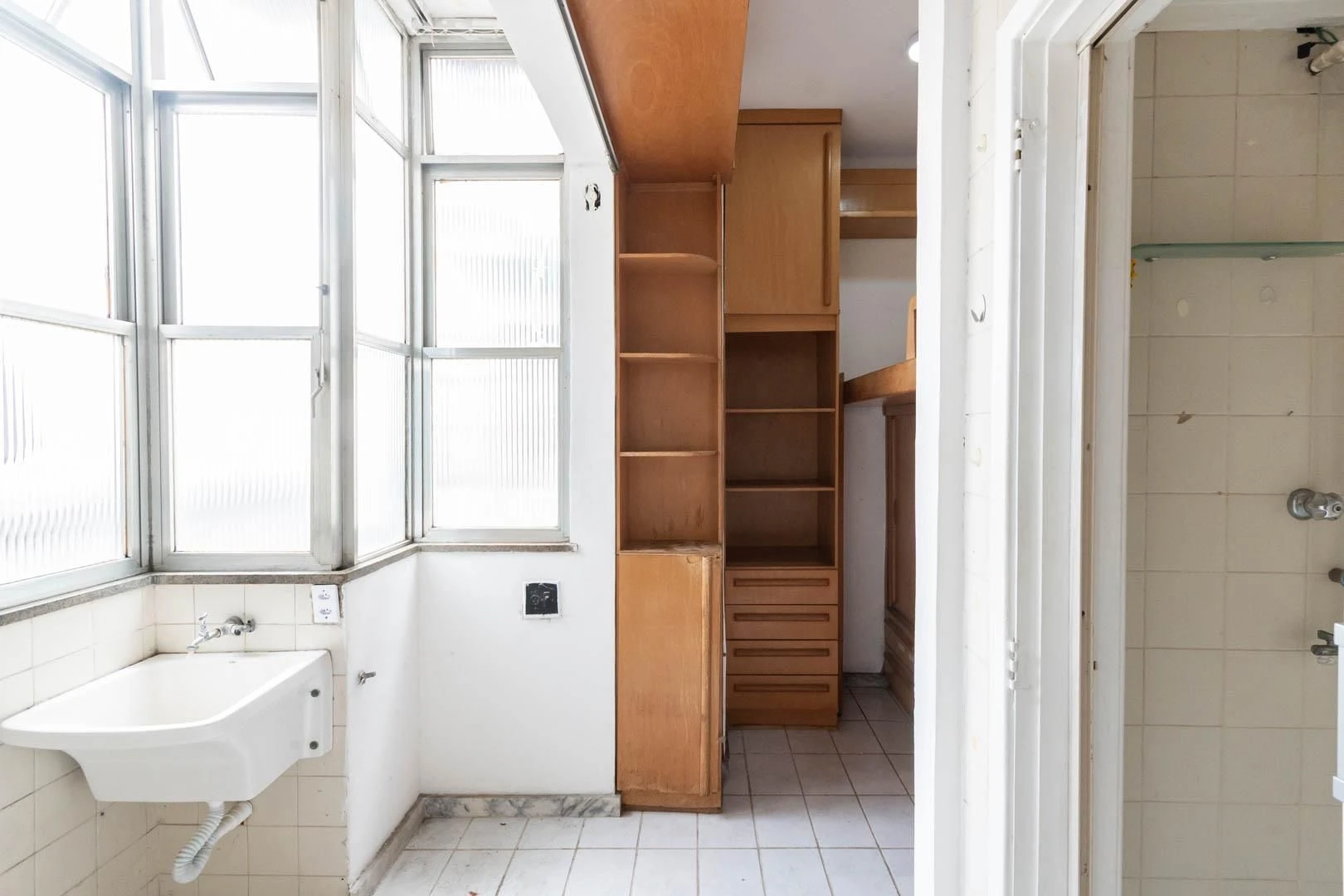 Home office in a 2-bedroom apartment, 90 m² — photo 18
