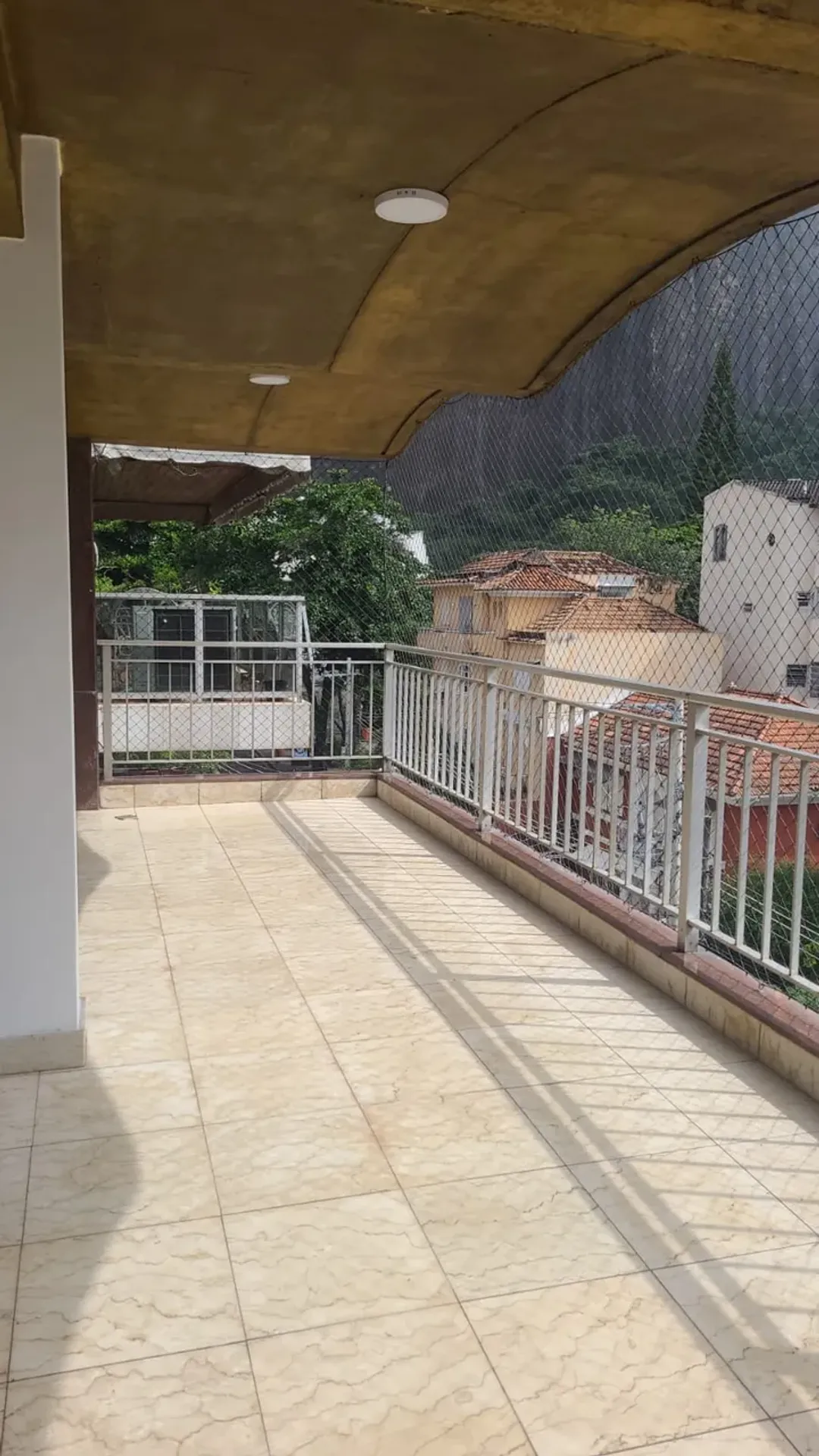 3-bedroom apartment with a bathtub in Rio de Janeiro — photo 18