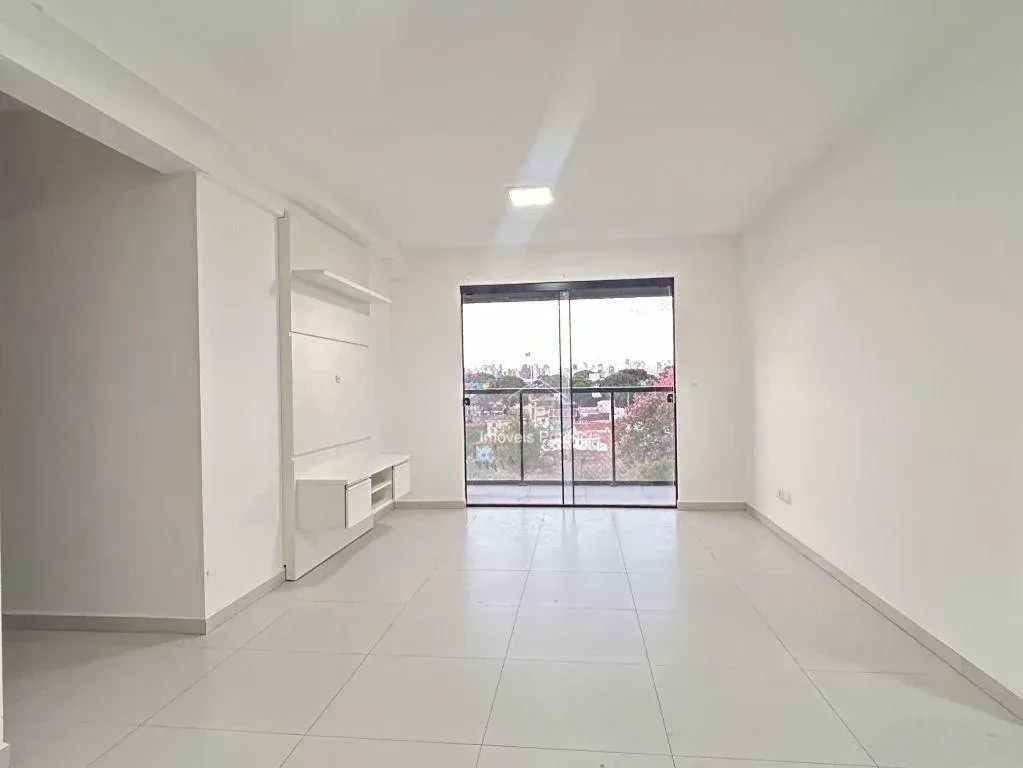 100 m² apartment with 2 bedrooms and a balcony