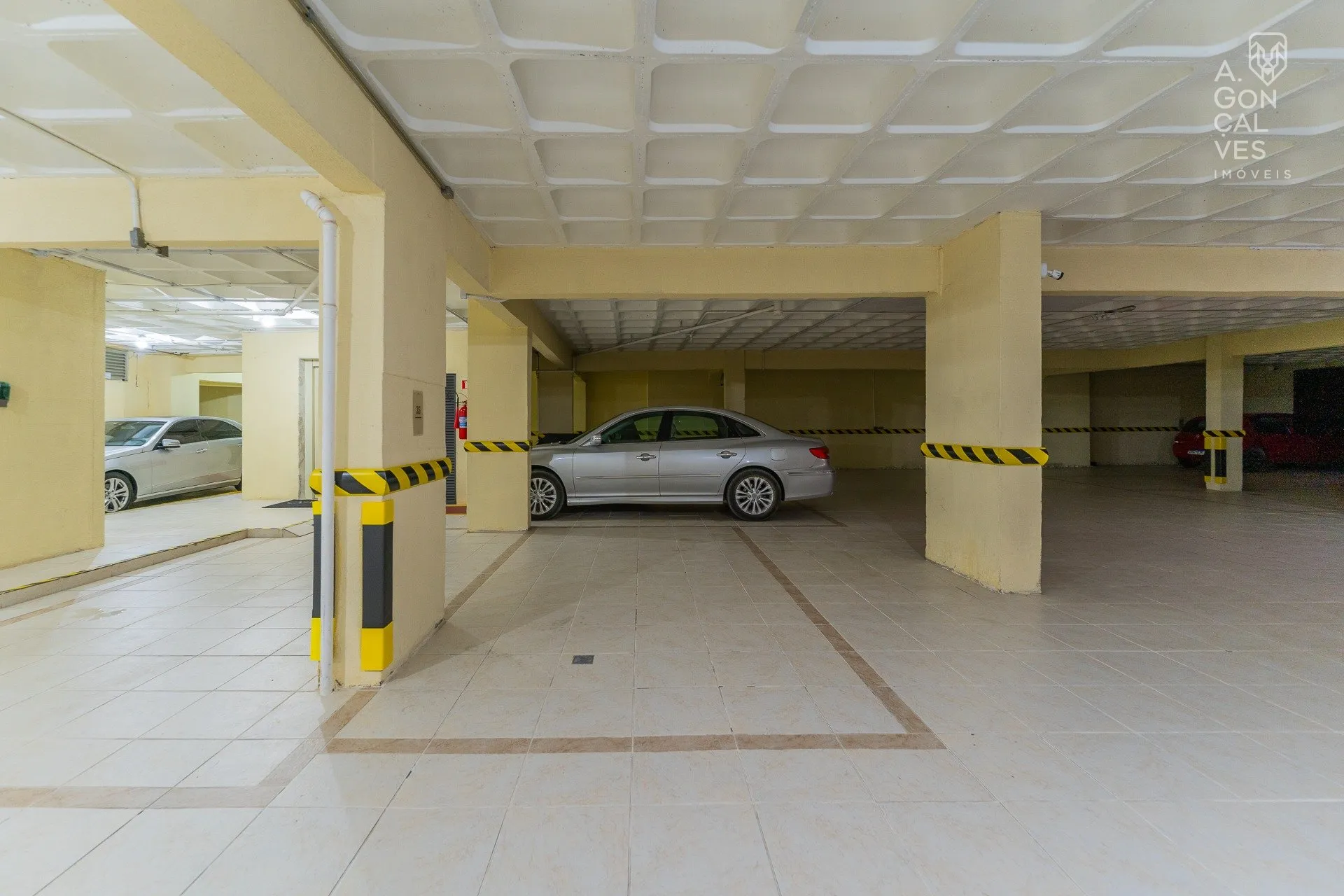 4-bedroom apartment with balcony and 3 parking spaces — photo 37