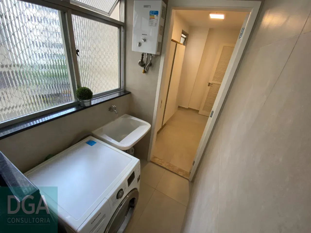 Furnished apartment with 2 bedrooms and washing machine — photo 20