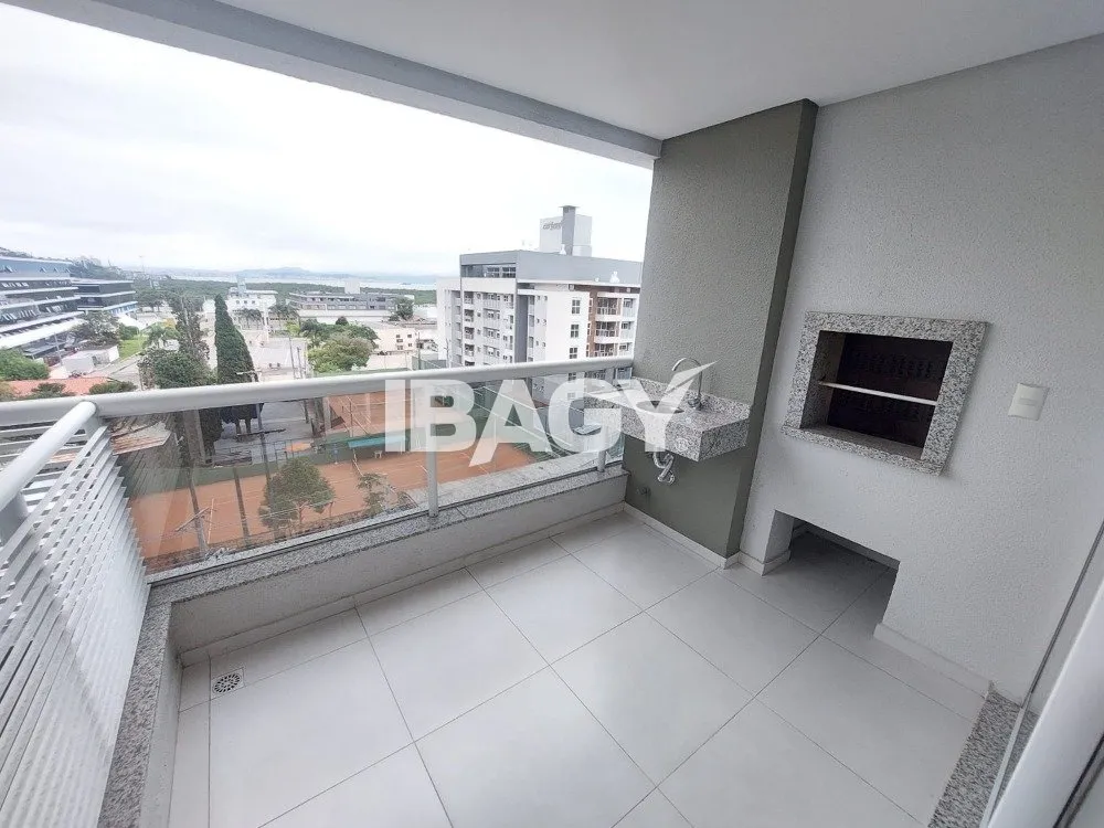 3-bedroom apartment with a grill on the balcony — photo 8