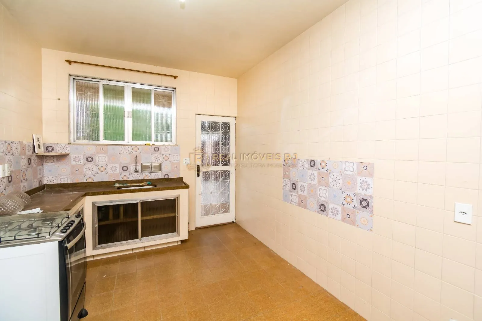 Unfurnished house with 3 bedrooms and 5 bathrooms — photo 7