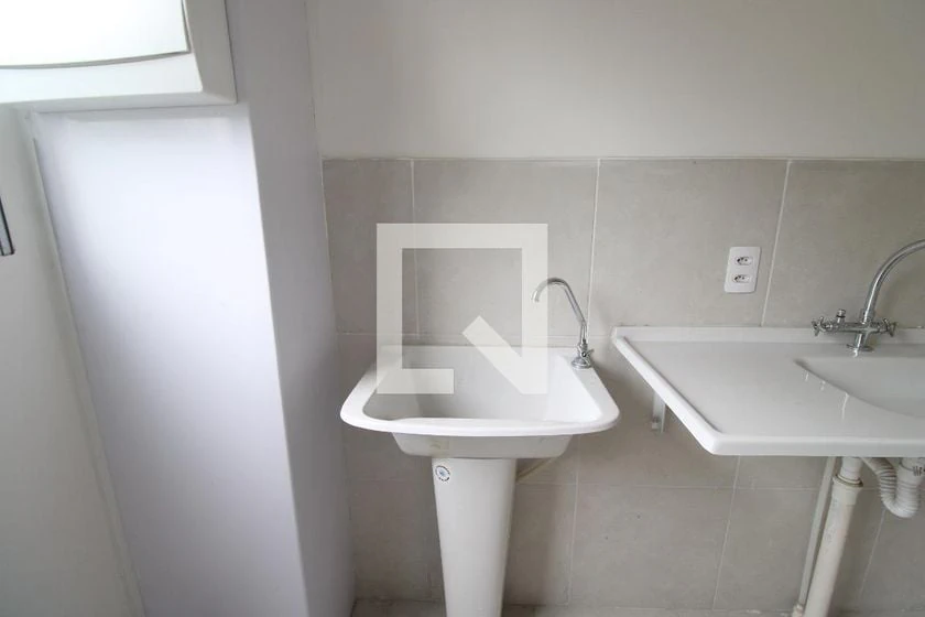 Apartamento de 2 quartos em condomínio com piscina — photo 15