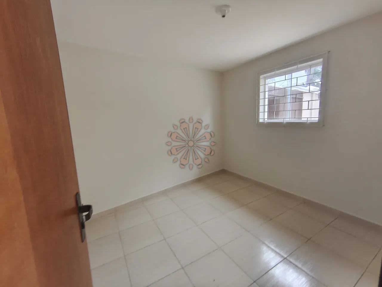House with 3 bedrooms and 3 bathrooms across 250 m² — photo 14