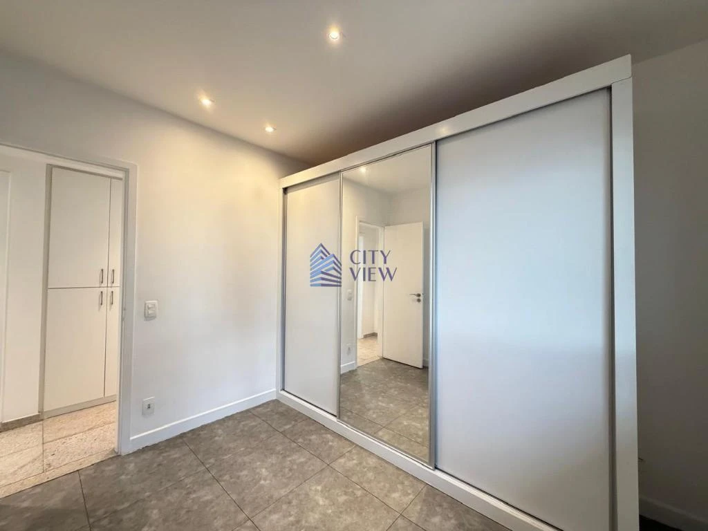 3-bedroom apartment with glass-enclosed balcony — photo 12