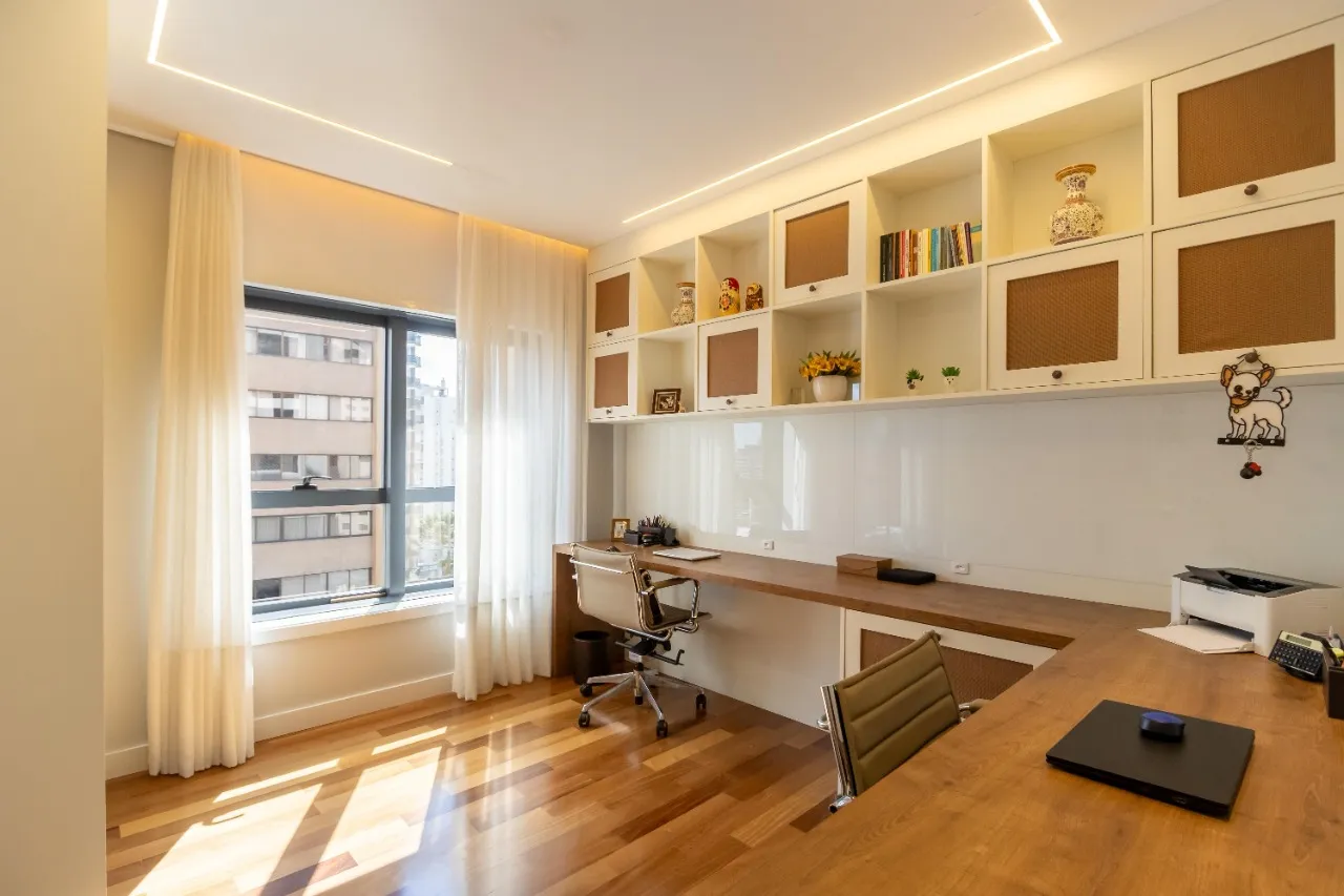 3-bedroom apartment in a building with a gym — photo 8