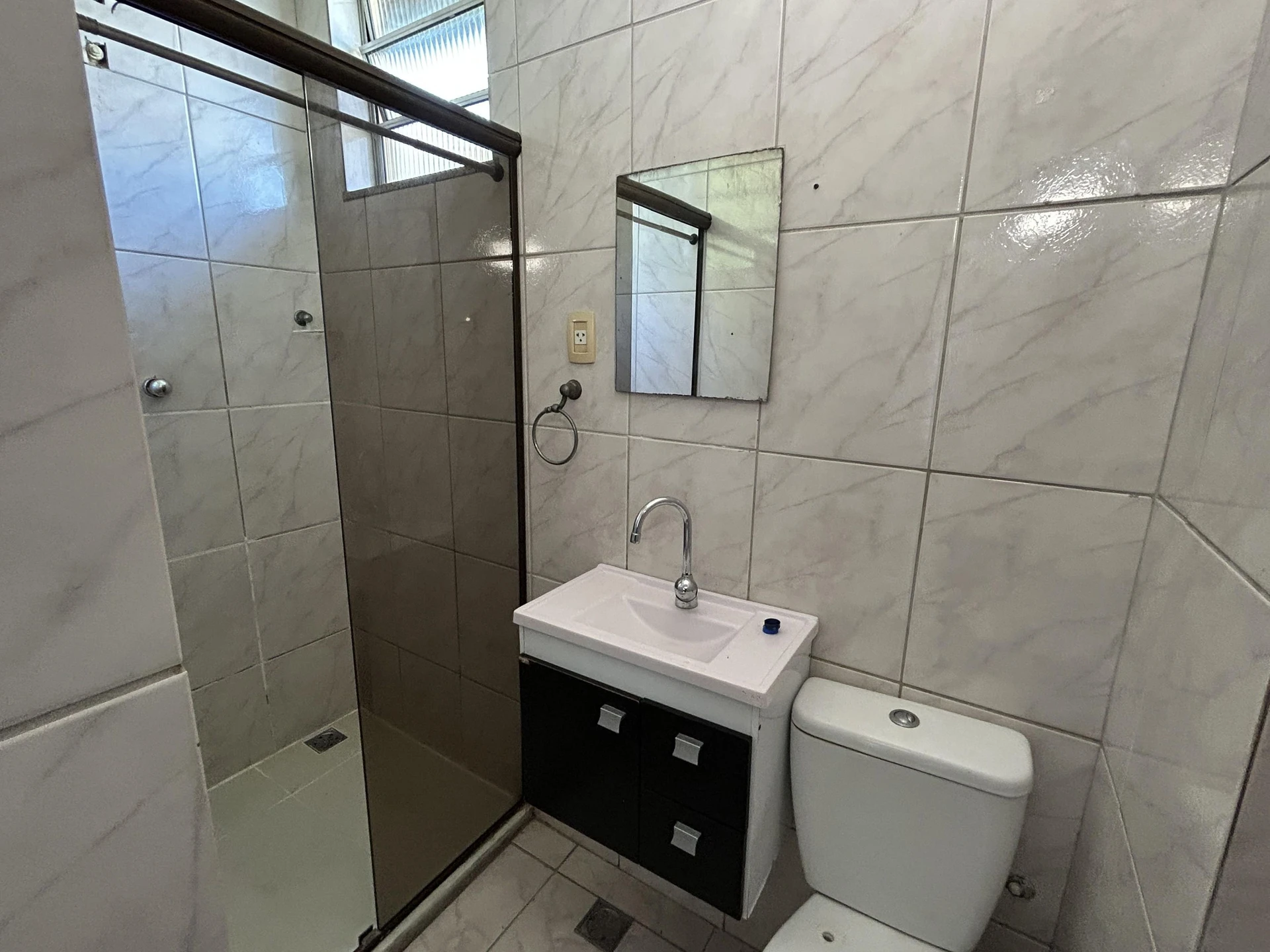 Unfurnished 3-bedroom apartment with 2 baths, no parking — photo 38