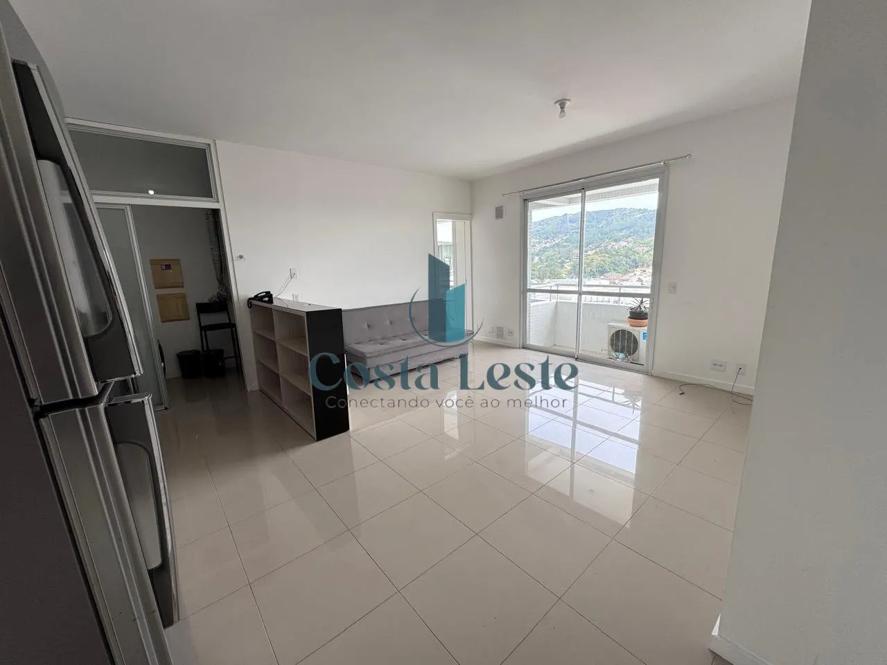 Apartamento mobiliado de 2 dormitórios com sacada — photo 4