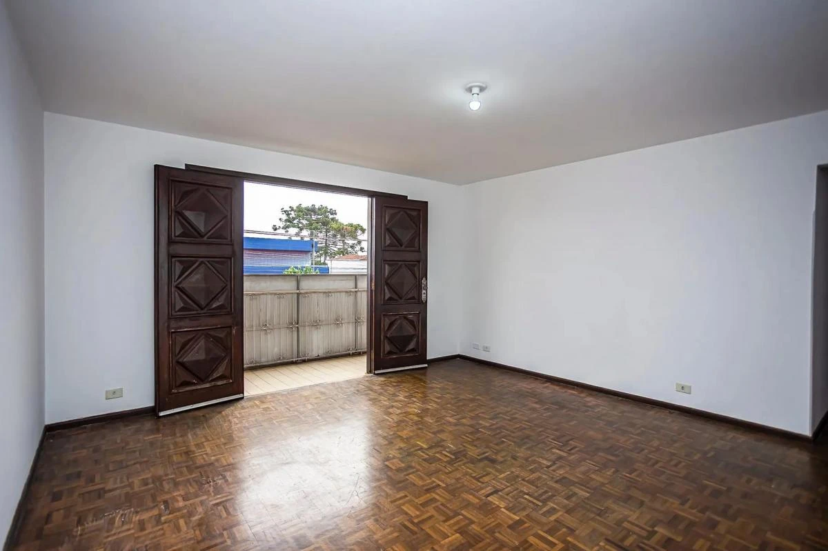 Apartment, 240 m², with wood or laminate floors