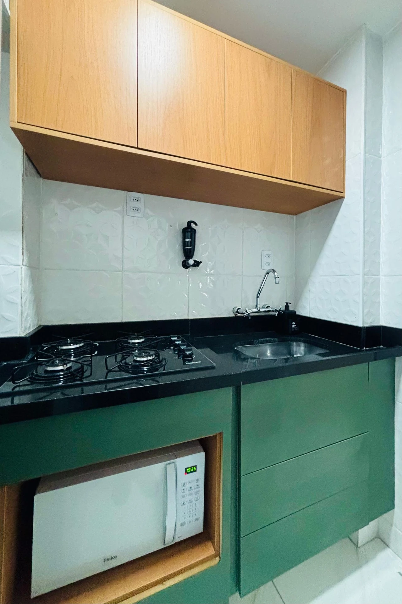 Furnished 1-bedroom apartment with a closed kitchen — photo 22
