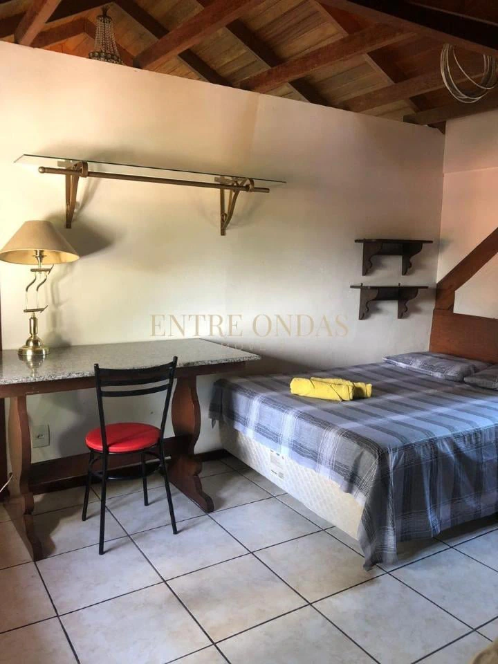 4-bedroom house with a bathtub in Florianópolis — photo 16