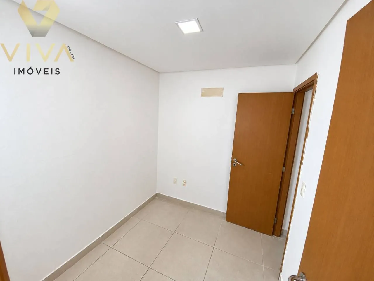 2-bedroom apartment in a building with a gym — photo 11