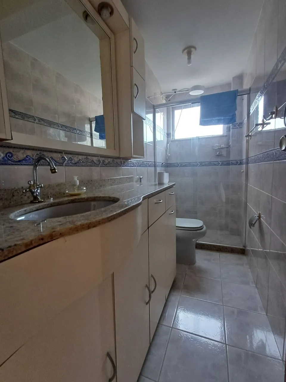Apartamento com 2 quartos e 2 banheiros, 1 vaga