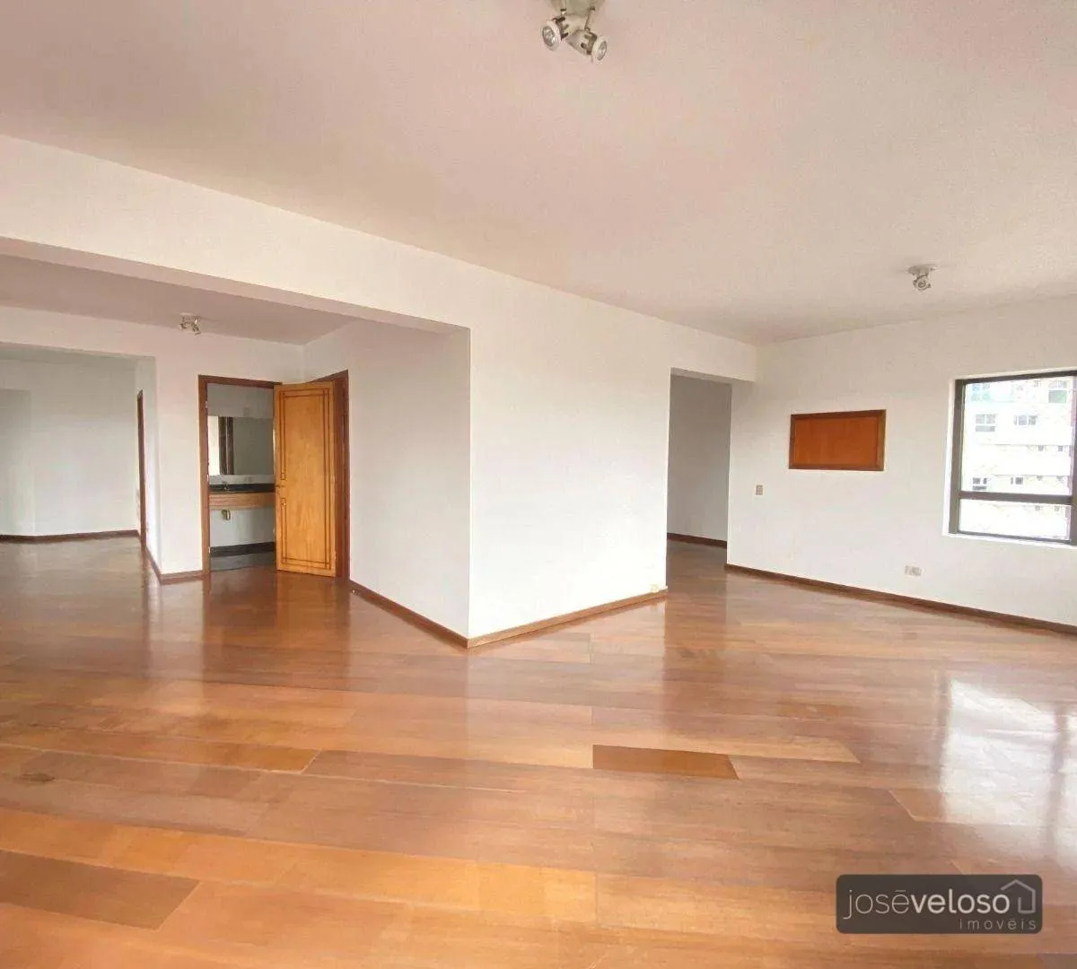 259 m² apartment with 4 bedrooms and private BBQ — photo 3