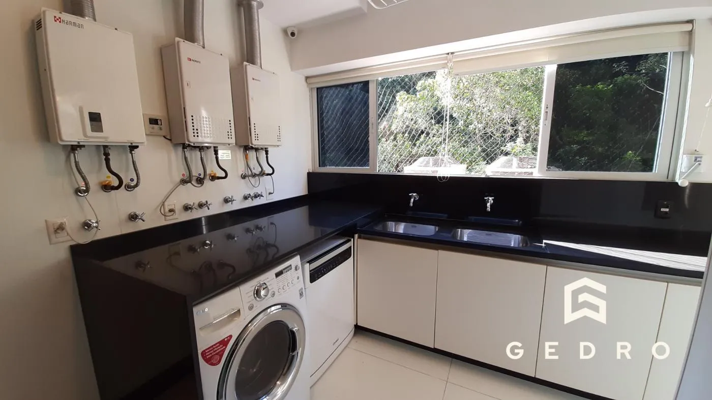 Furnished apartment, 320 m², with a water view — photo 22