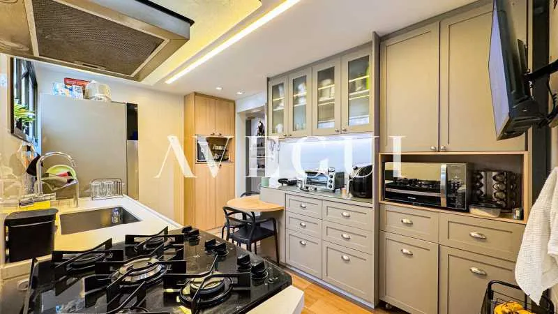 Apartment with a closed kitchen and 4 bedrooms — photo 26