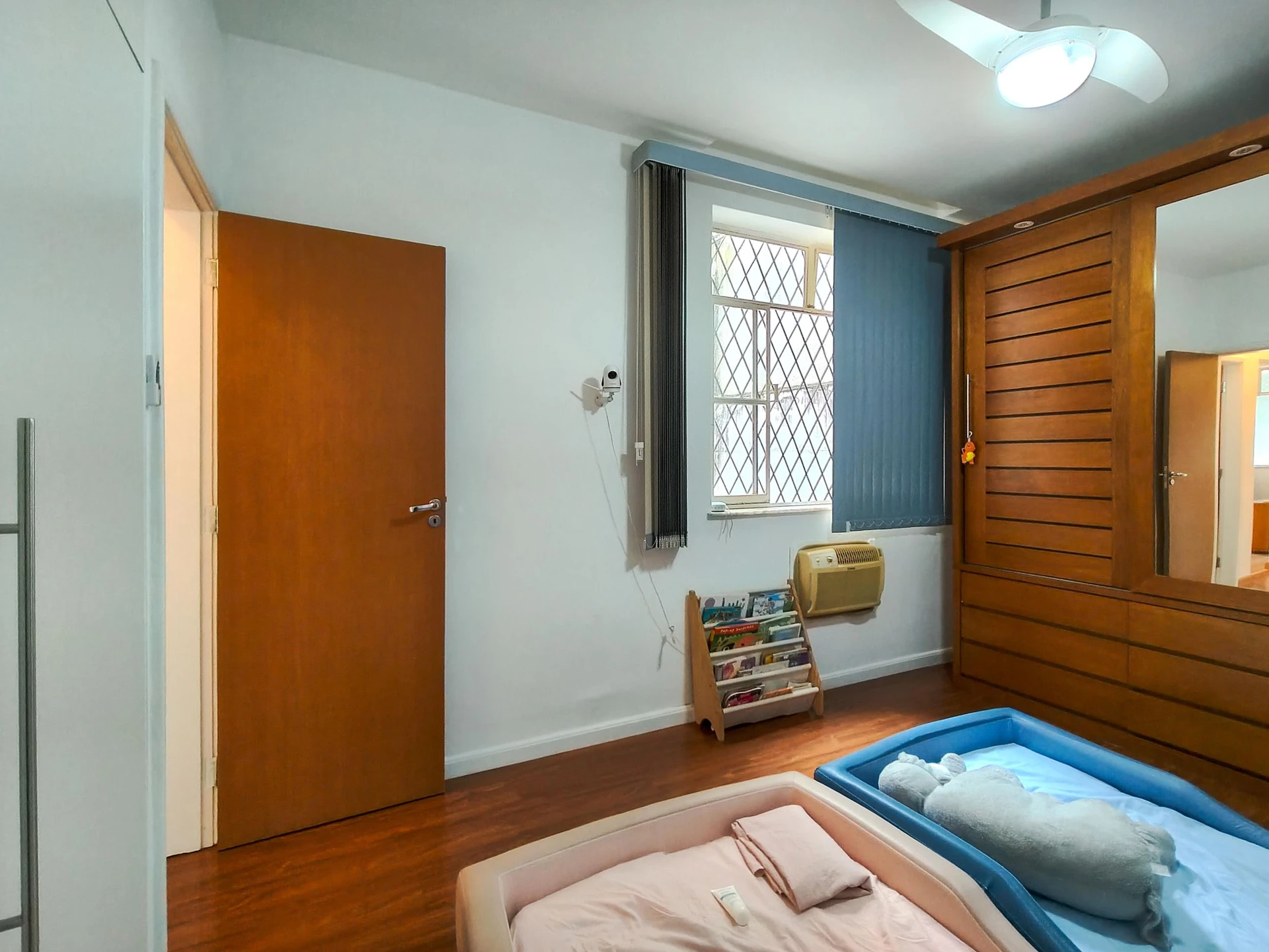 3-bedroom apartment with a mountain view in Rio de Janeiro — photo 54