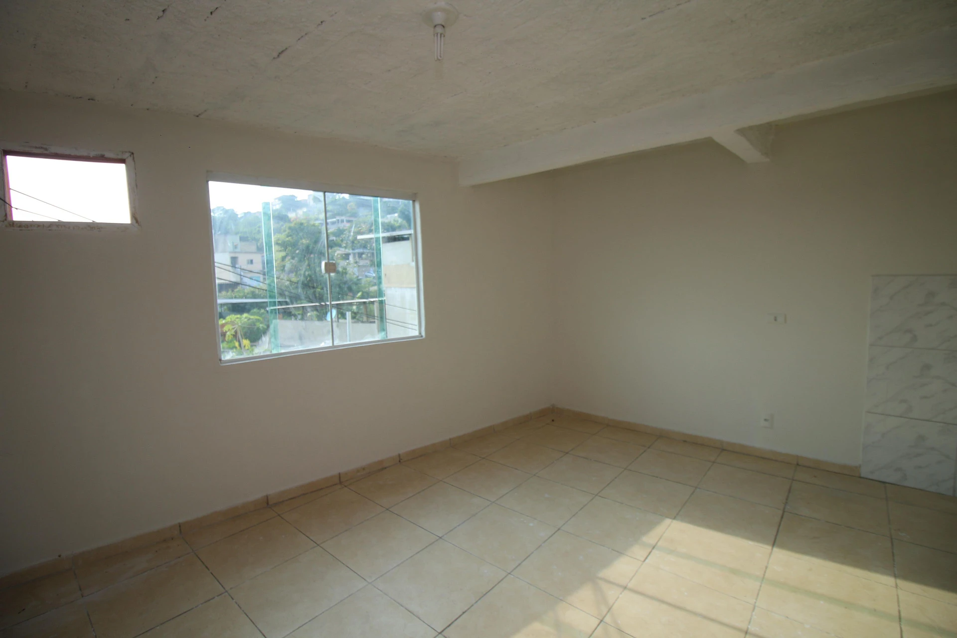Unfurnished studio with 1 bedroom and a gas stove — photo 5