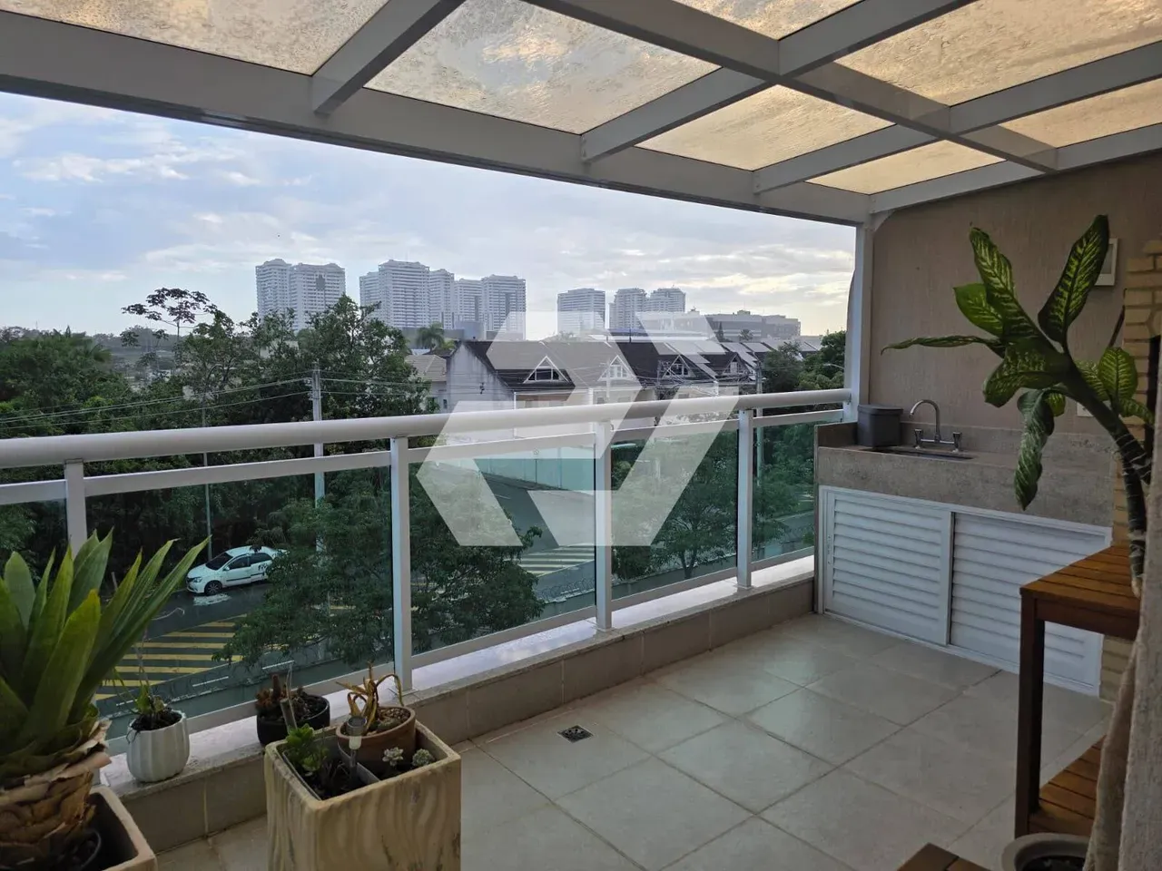 3-bedroom apartment with a private pool — photo 4