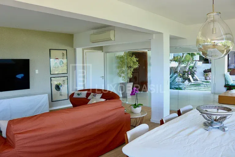 5-bedroom house with a private pool in Rio de Janeiro — photo 11