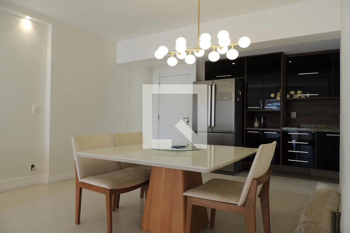 Furnished 3-bedroom apartment with 3 bathrooms and balcony — photo 51