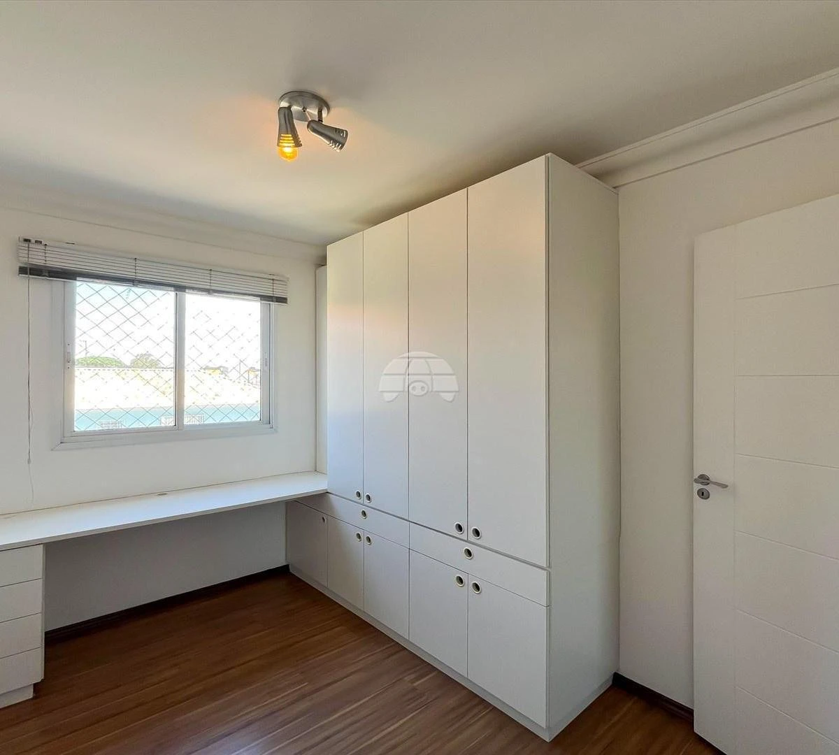 3-bedroom apartment with a home office in Curitiba — photo 11