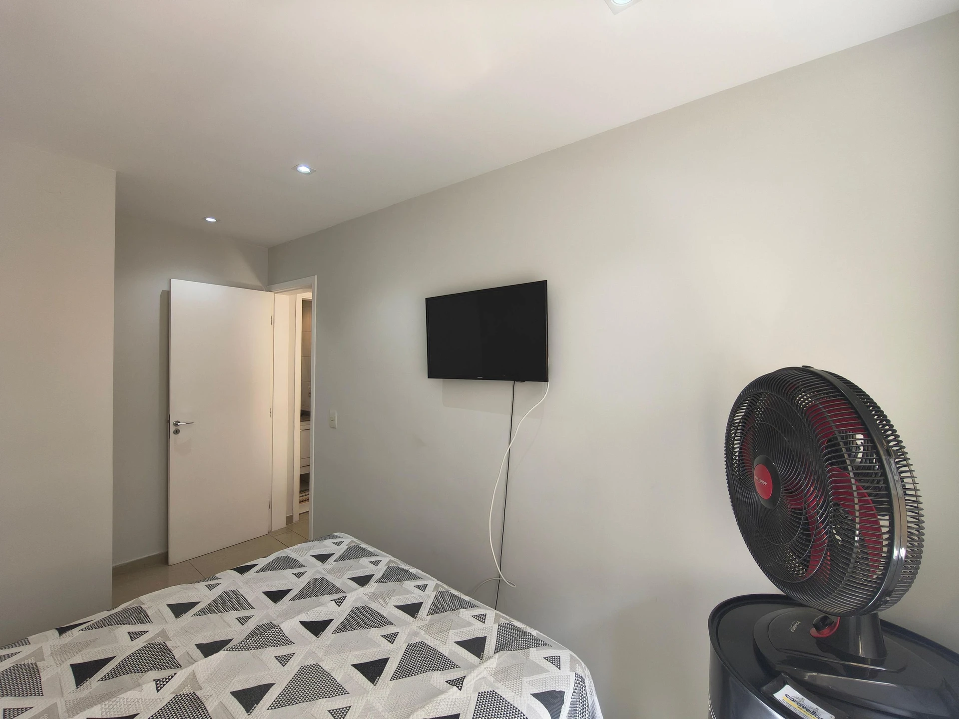 Furnished apartment, 57 m², with a washing machine — photo 16
