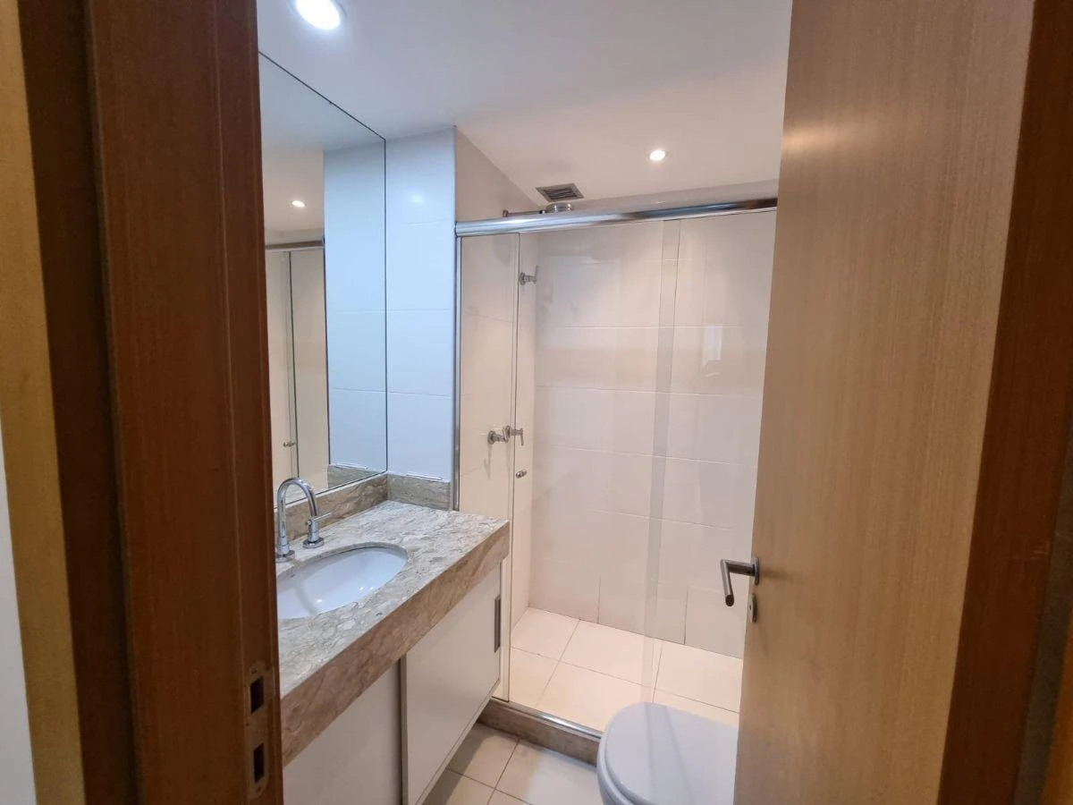 4-bedroom apartment in a building with a sauna — photo 36