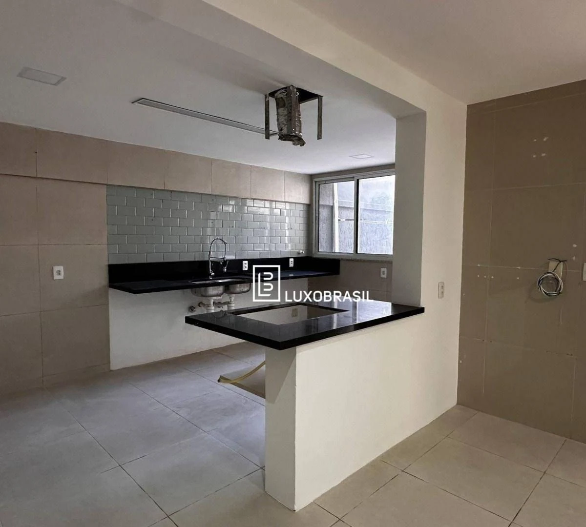 House with 7 bedrooms and 700 m², gas kitchen — photo 31