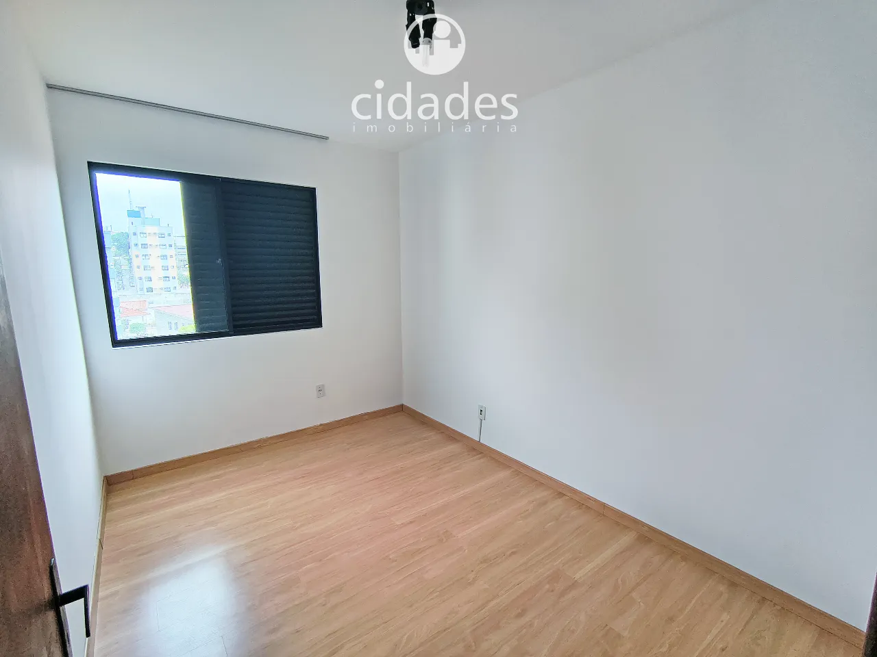 3-bedroom apartment, 1 with its own bathroom, 104 m² — photo 8