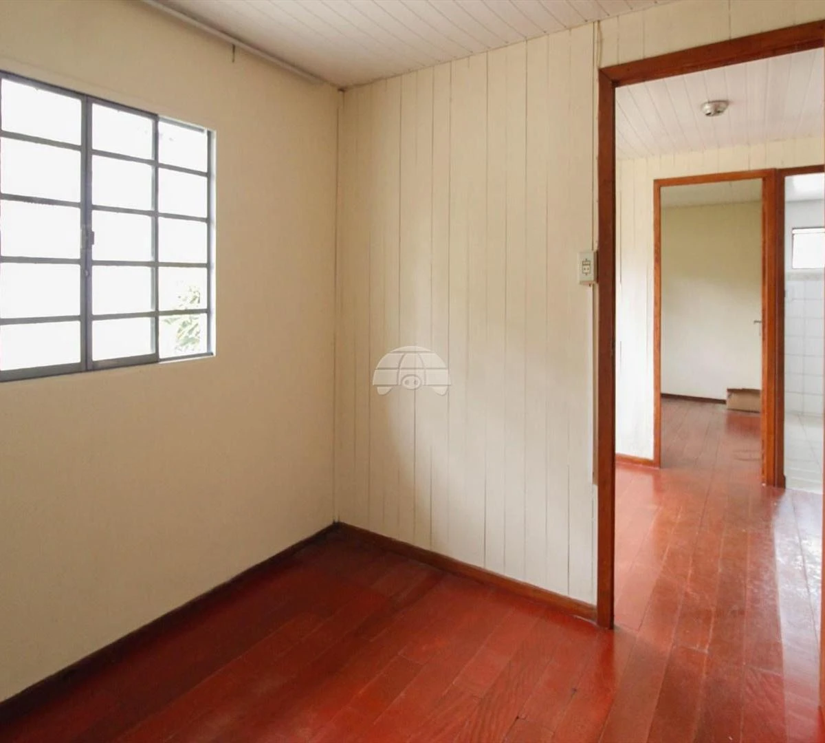 Wood or laminate floors in a 2-bedroom house, 40 m² — photo 7