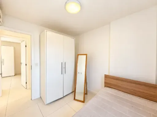 Balcony with a grill in a 3-bedroom apartment, 89 m² — photo 6