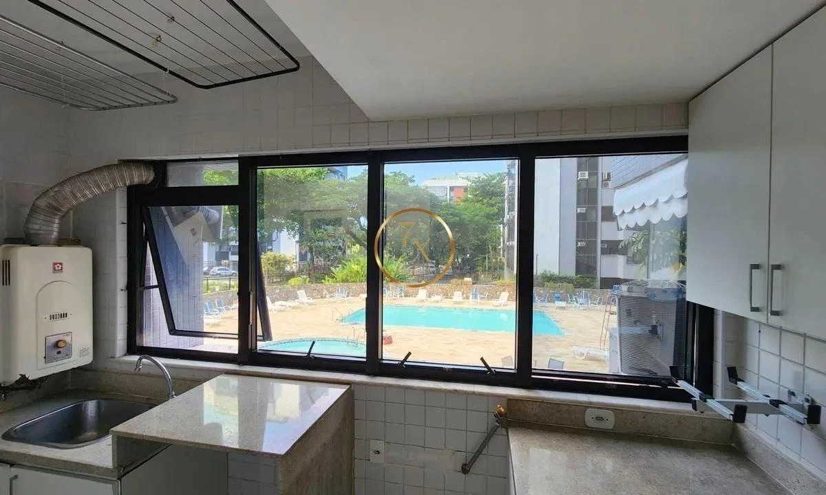 Unfurnished apartment with 4 bedrooms and closed kitchen — photo 4