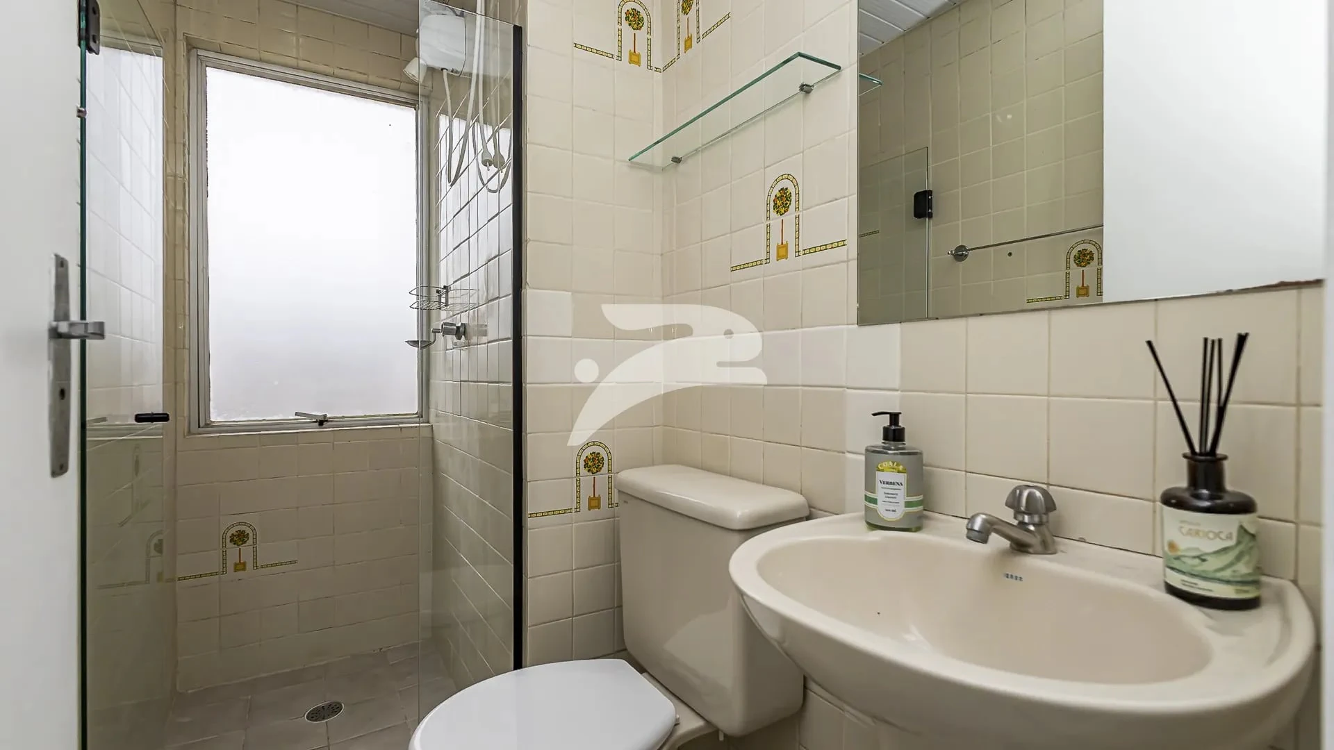 1-bedroom apartment with a gas stove and 44 m² — photo 4