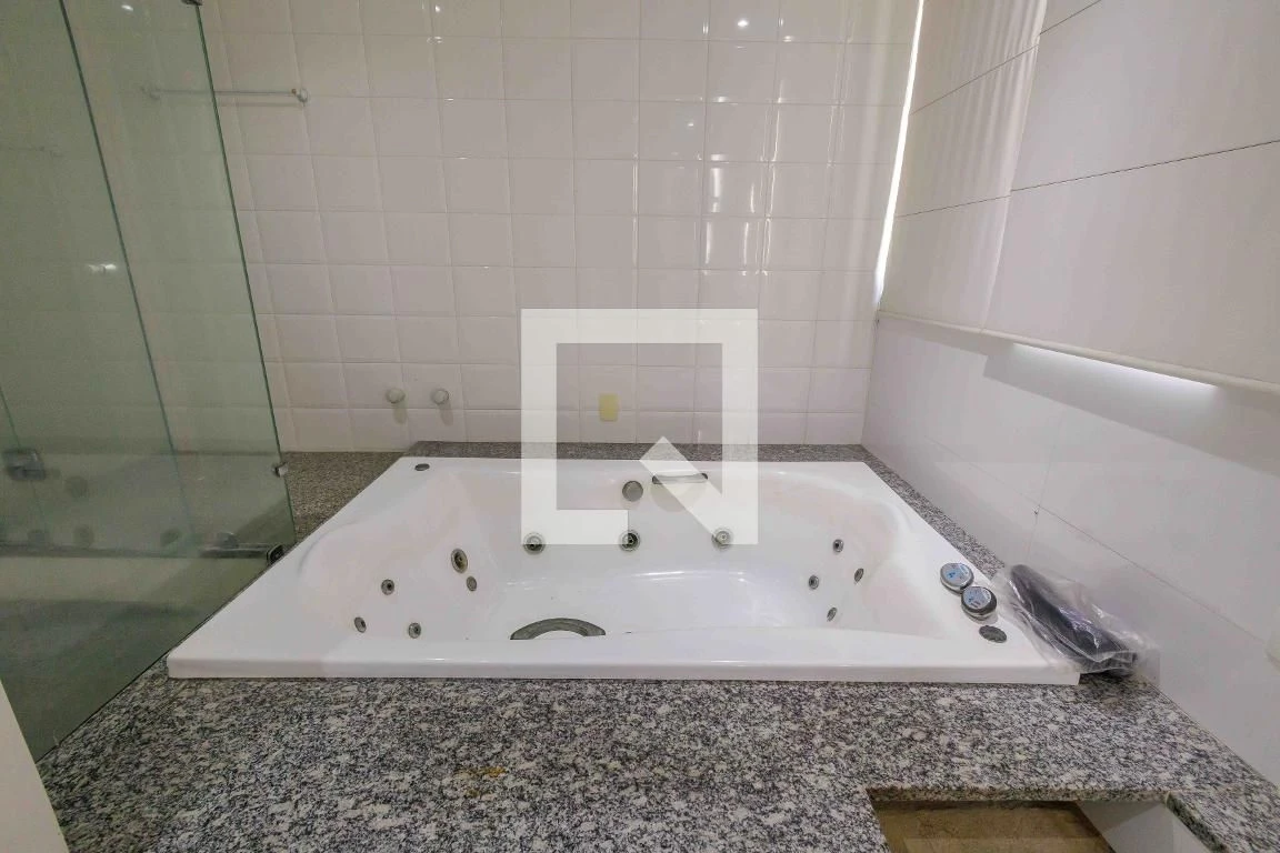 Ванна та 4 спальні: квартира 360 м² — photo 52