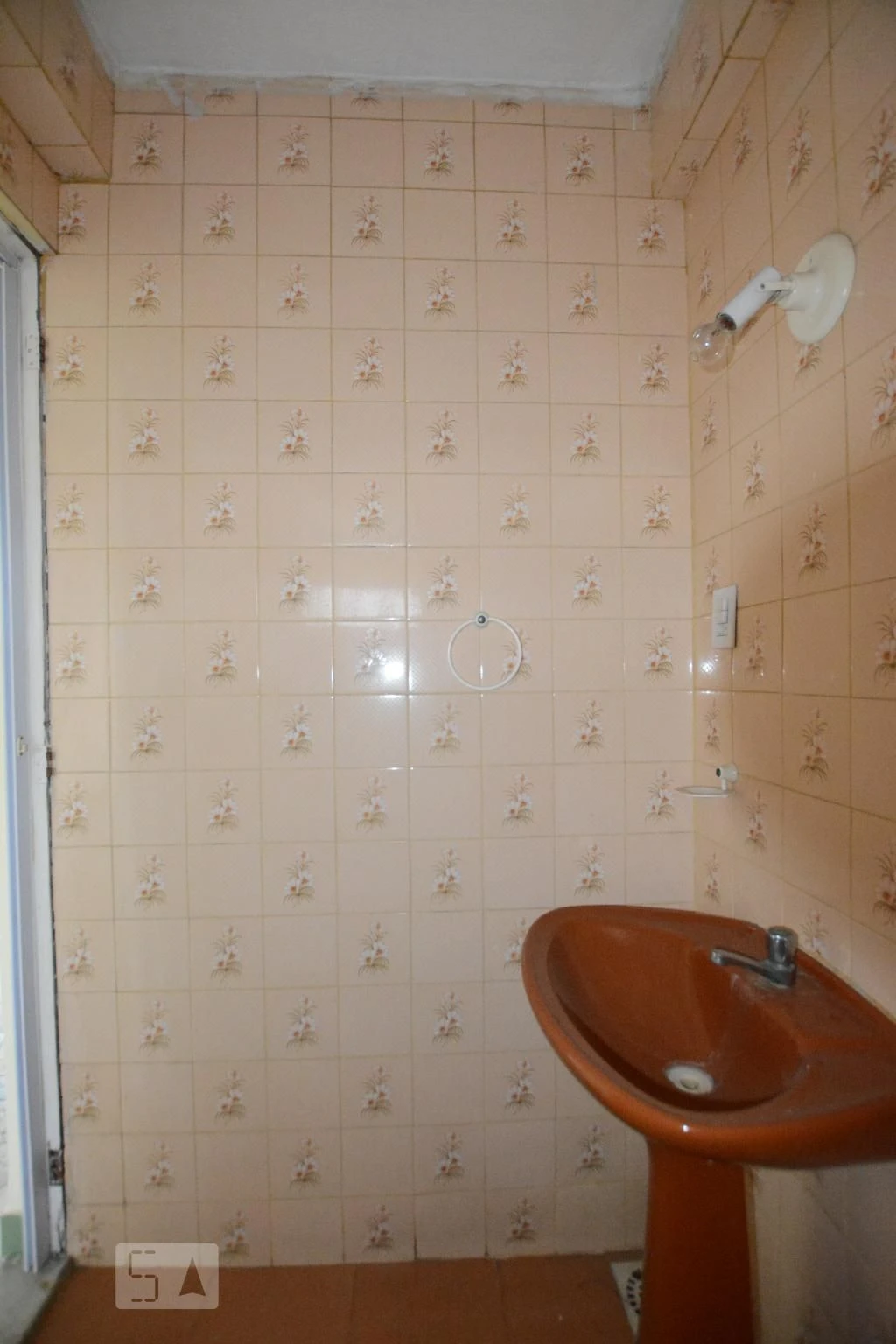 3-bedroom apartment with a glass-enclosed balcony — photo 29