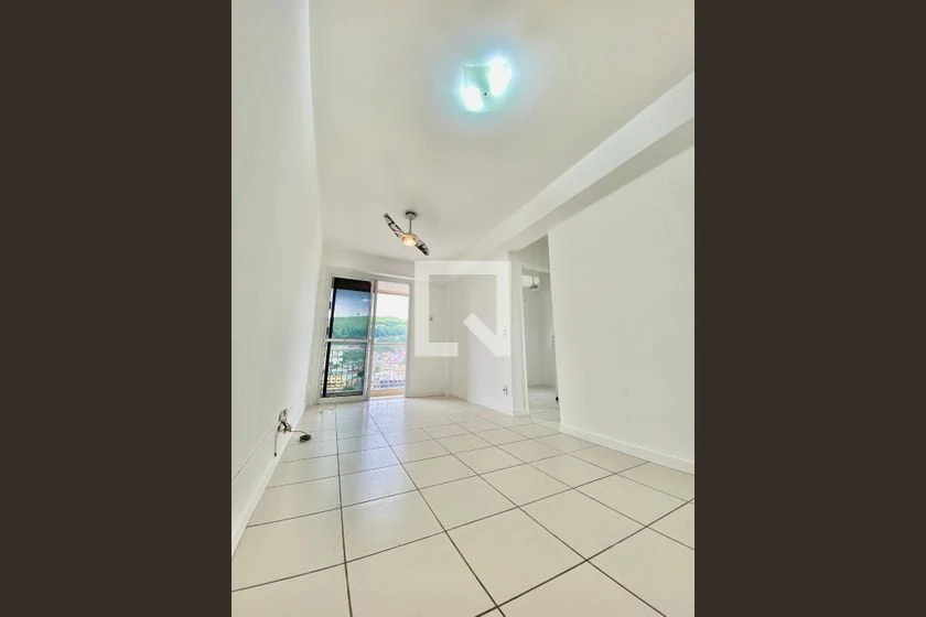 Apartamento de 2 quartos em condomínio com piscina — photo 18