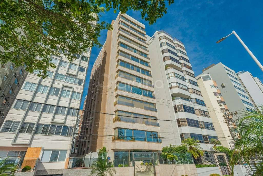 Apartamento mobiliado com 4 quartos e 349 m² — photo 4
