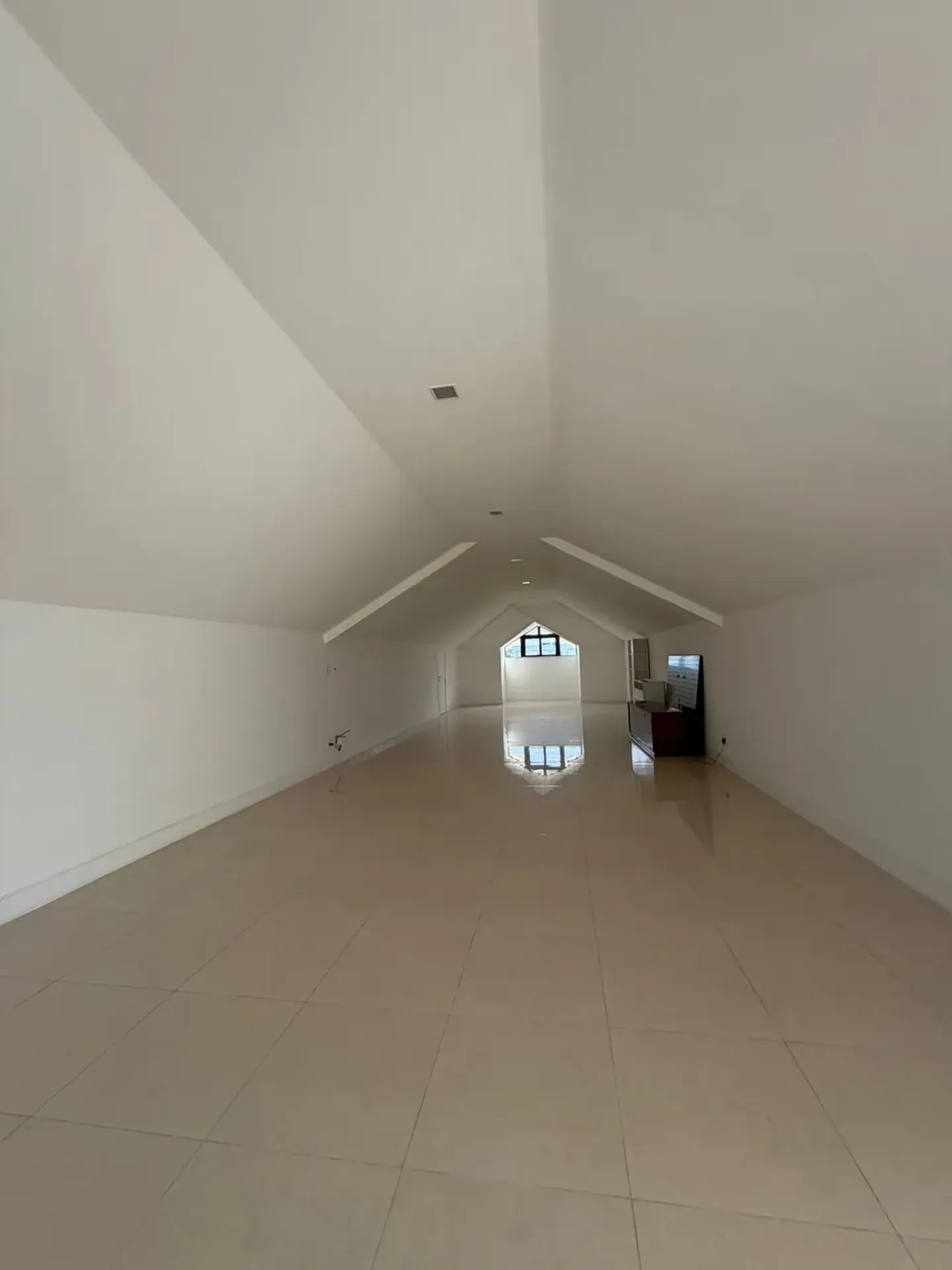Casa com cozinha americana, 4 quartos e 5 banheiros, 980 m² — photo 30