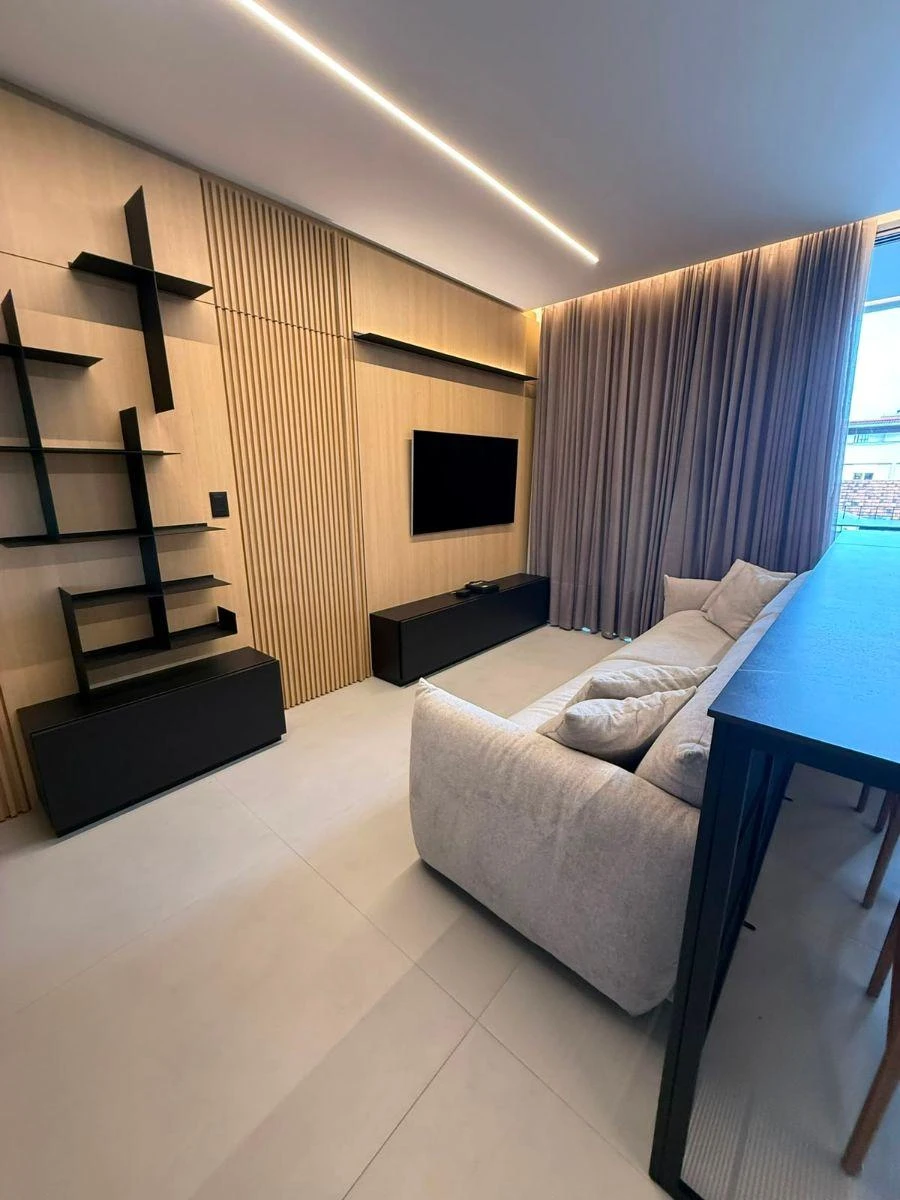 Furnished apartment, 53 m², with floor-to-ceiling windows — photo 7
