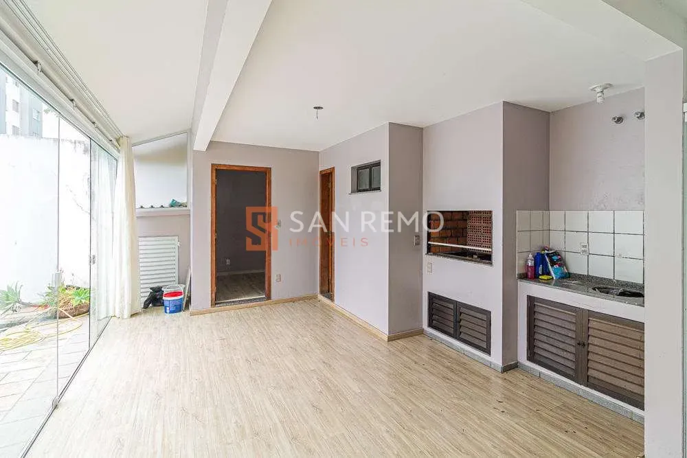House with 7 bedrooms, 1 en-suite and 4 parking