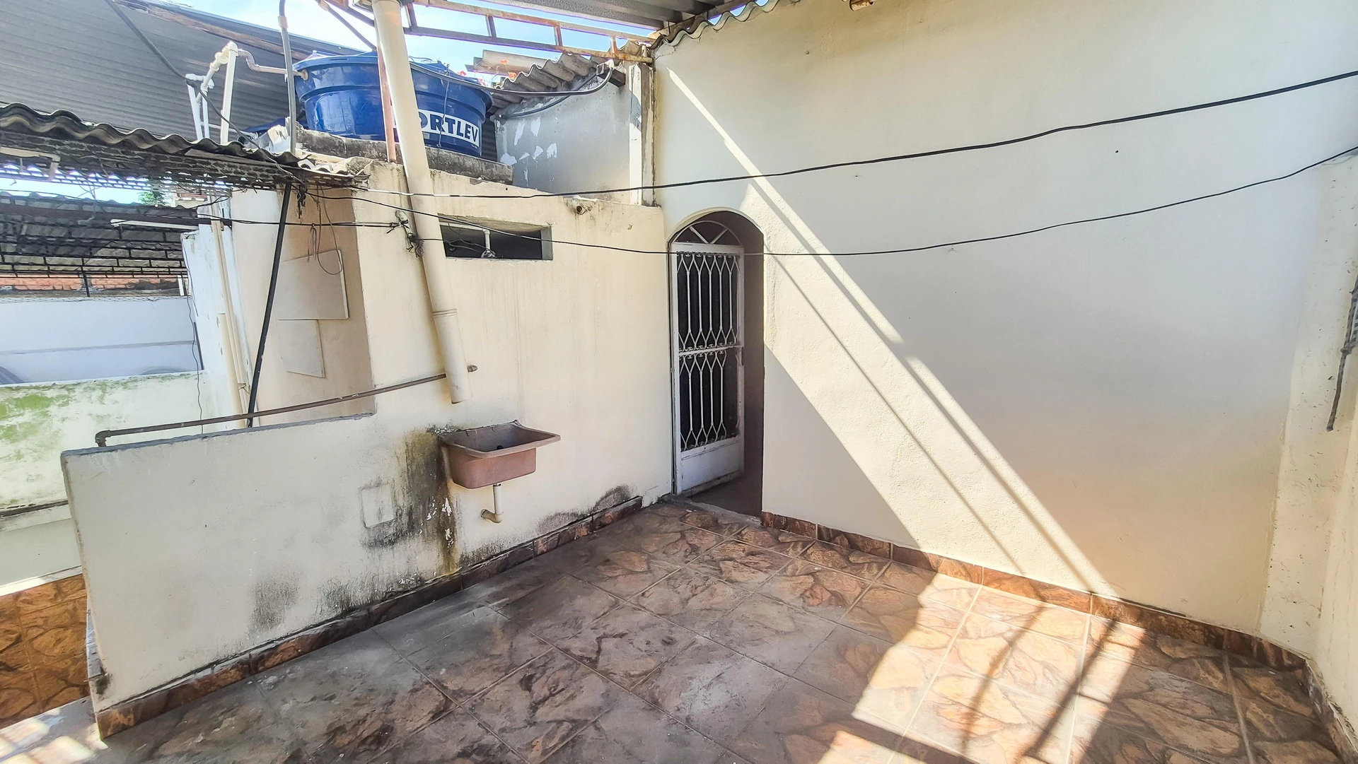 House with 2 bedrooms and a washing machine — photo 20