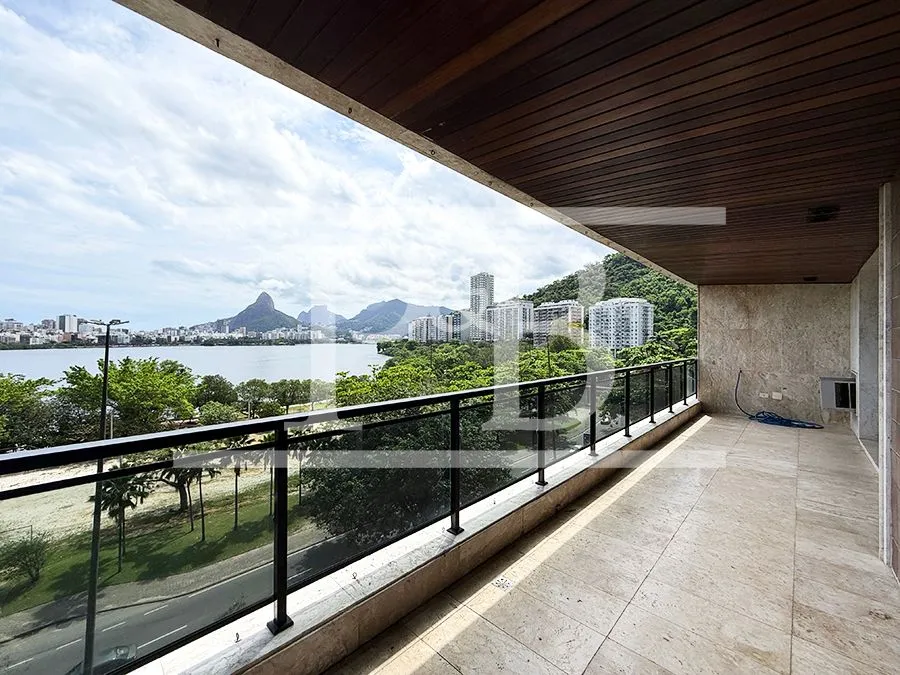 Furnished apartment, 230 m², with a bathtub — photo 8
